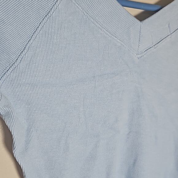 NWOT Shannen Slinky-fit tee by BDG Urban Outfitters Sz Medium Baby Blue - Picture 13 of 13